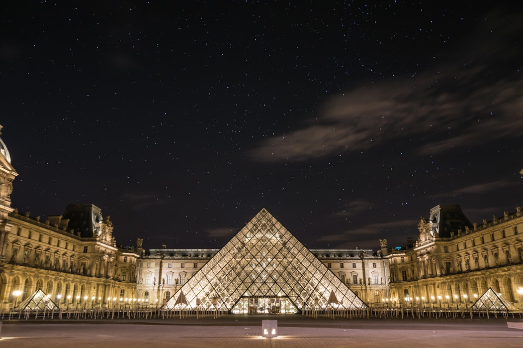 louvre-at-night